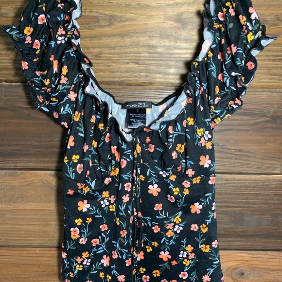 rue 21 floral bodysuit - Picture 1 of 3